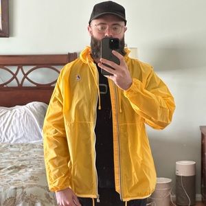 K-WAY Classic (iconic Claude short jacket) rain and windproof jacket. Size Large